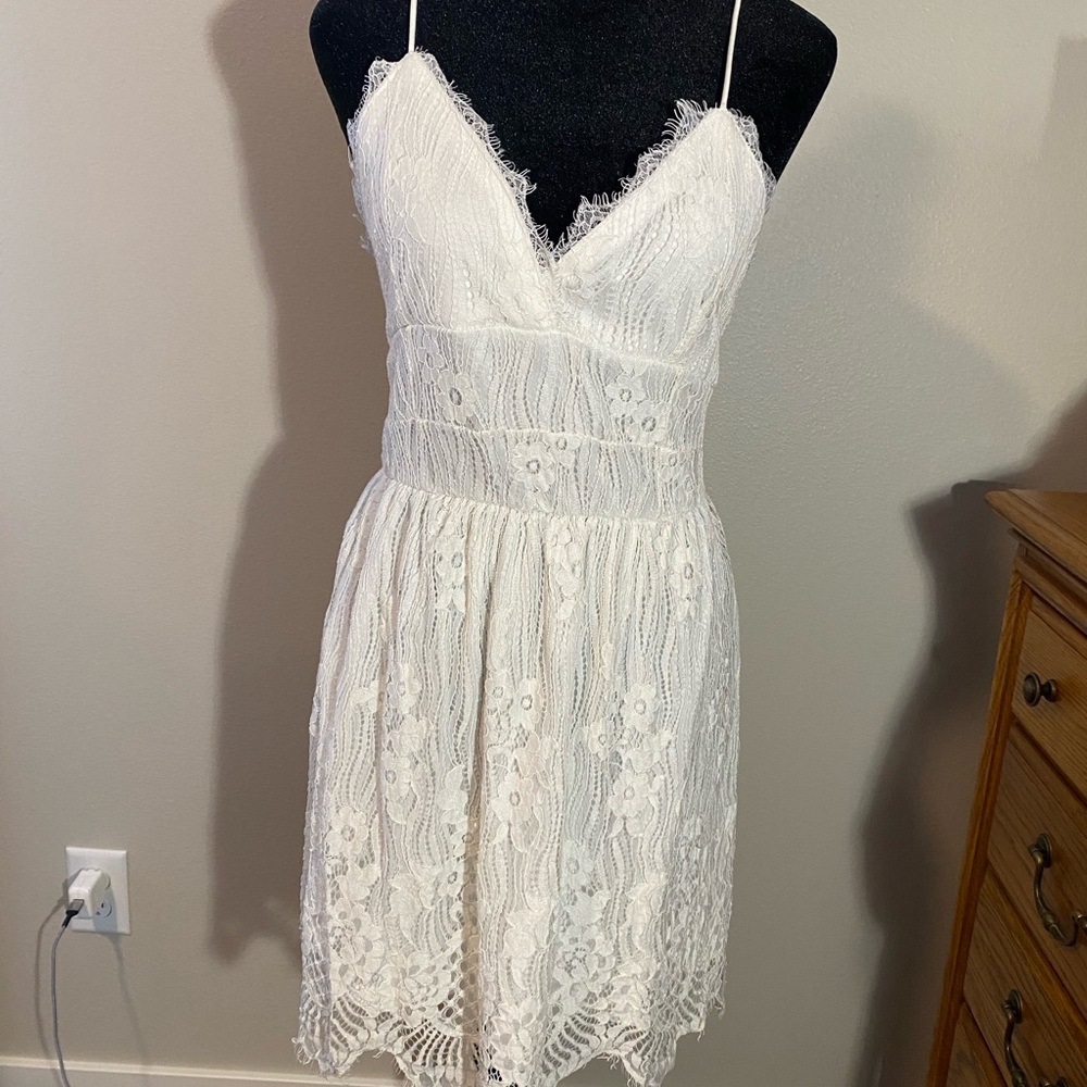 Chic White Lace Mini Dress